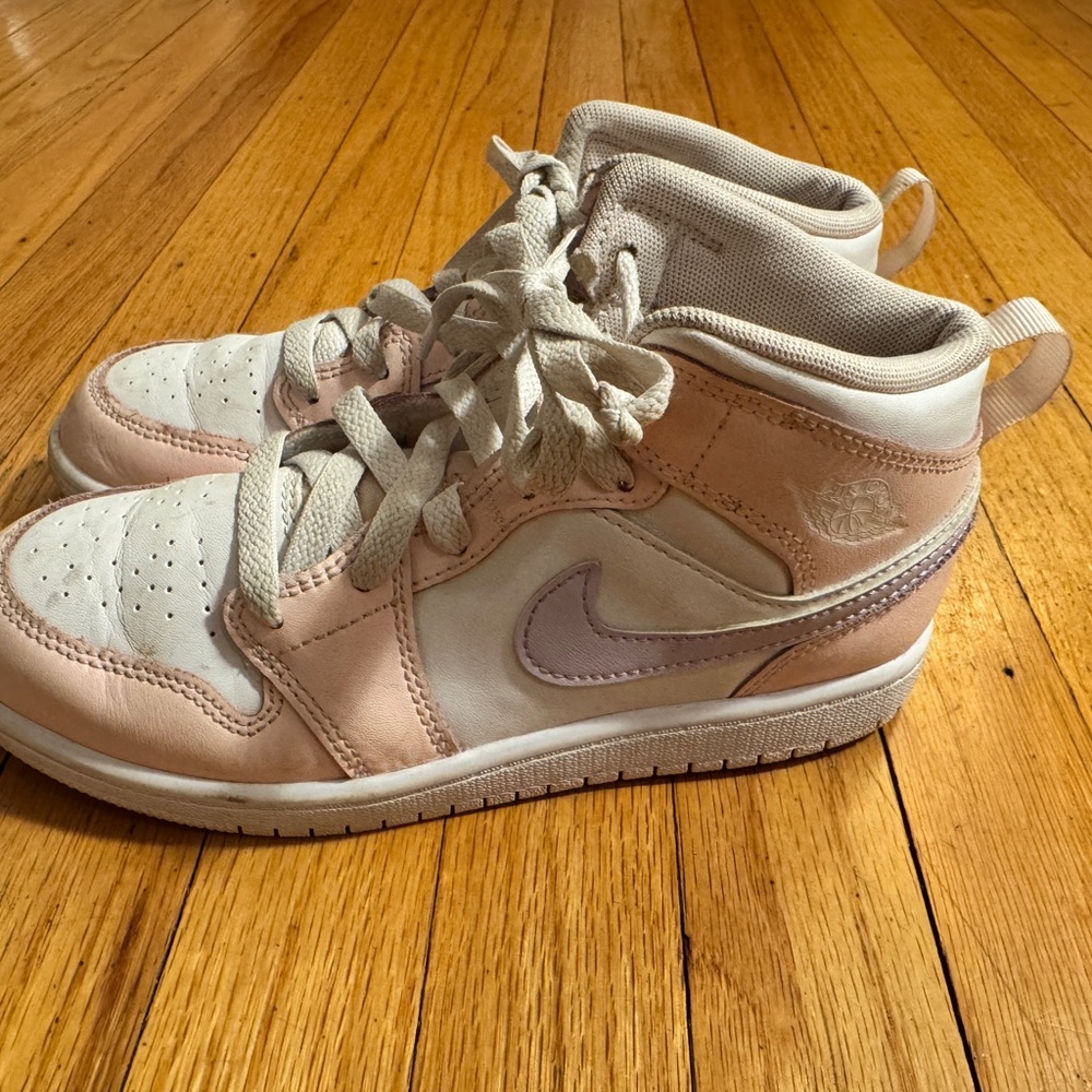 Girls Nike Air Jordan Pink/lavender/white Sneakers